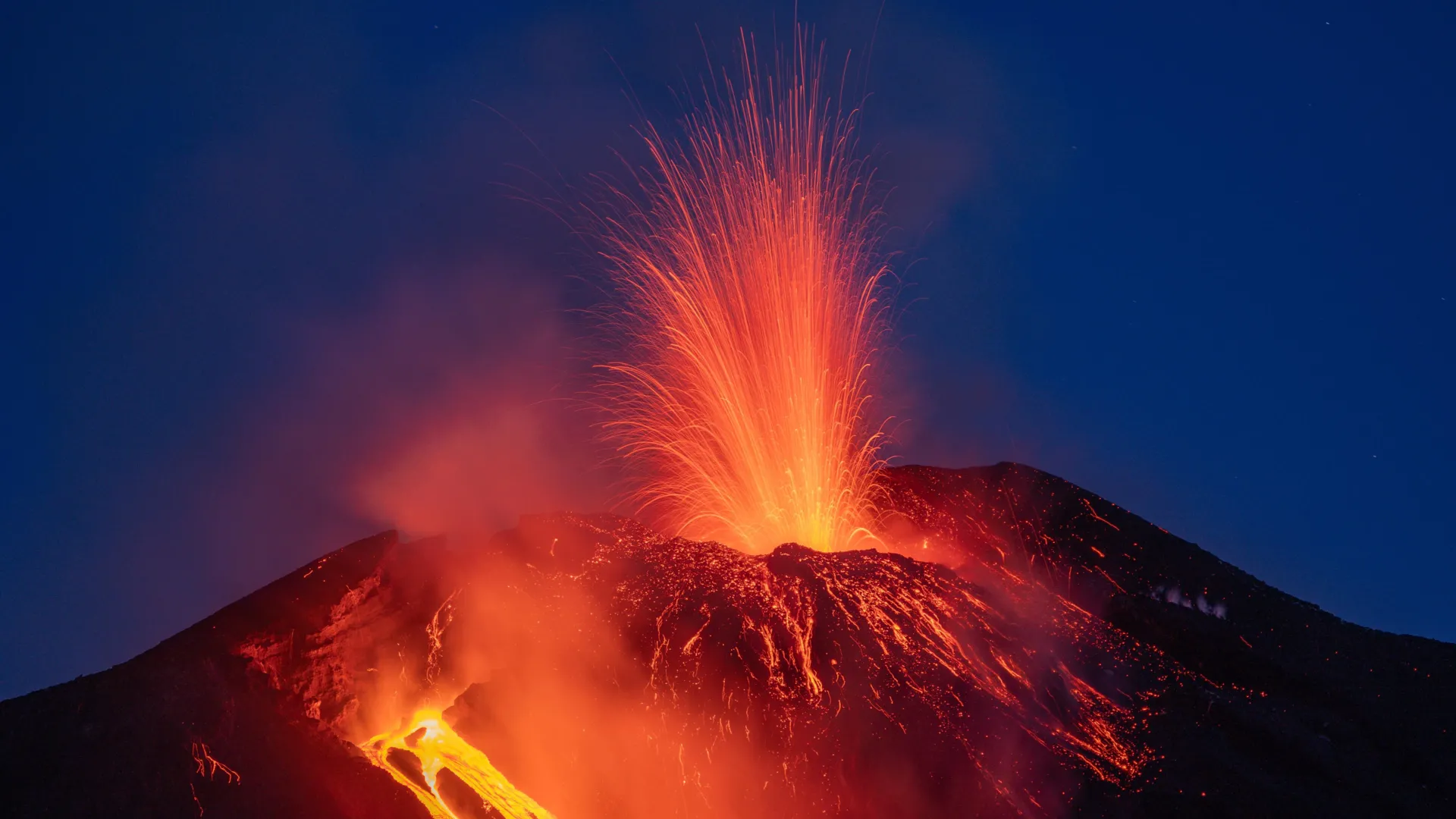 Mount Etna Has Two Ways to Erupt