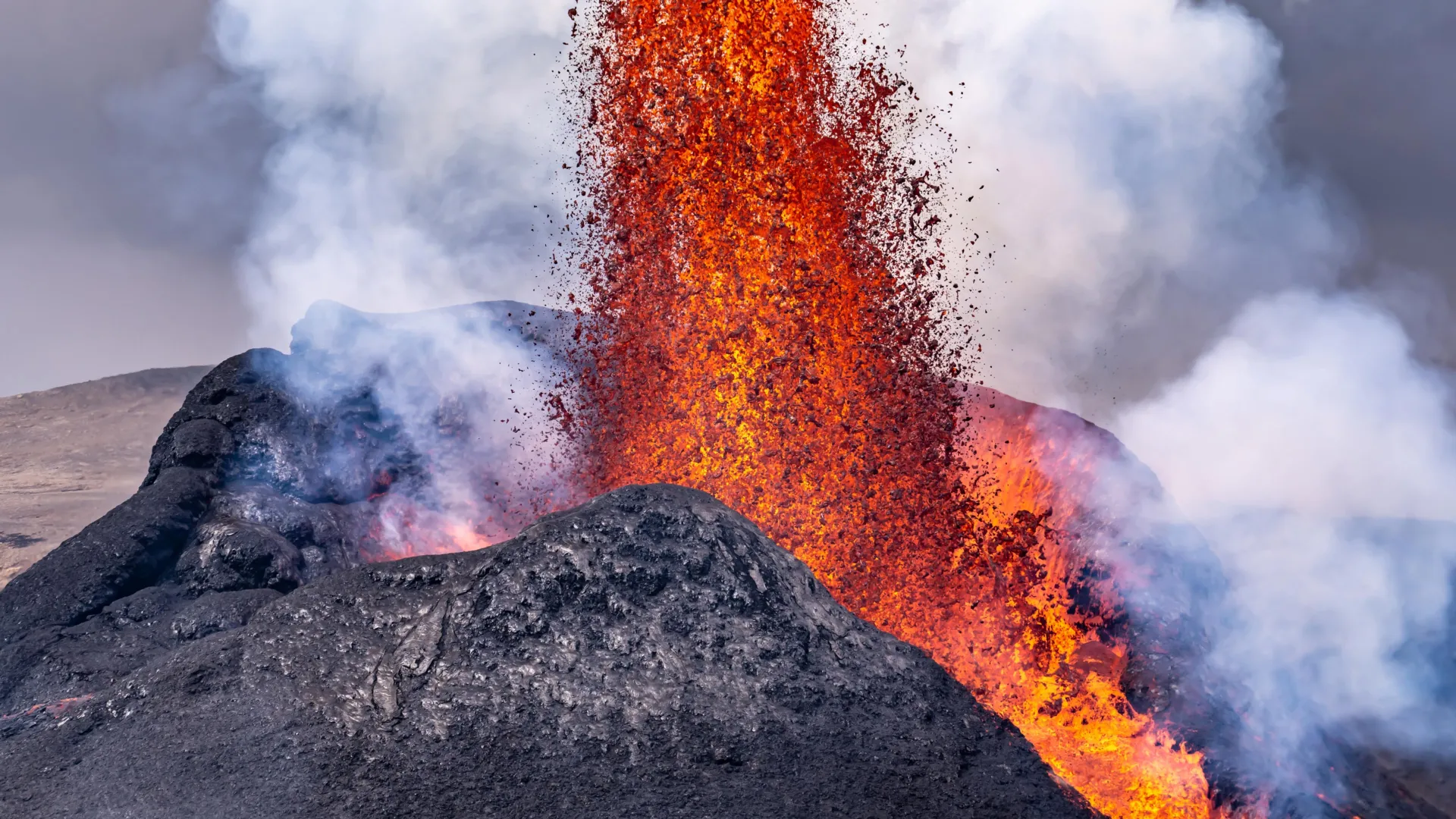 Water Fueled Volcanoes 3 Billion Years Ago