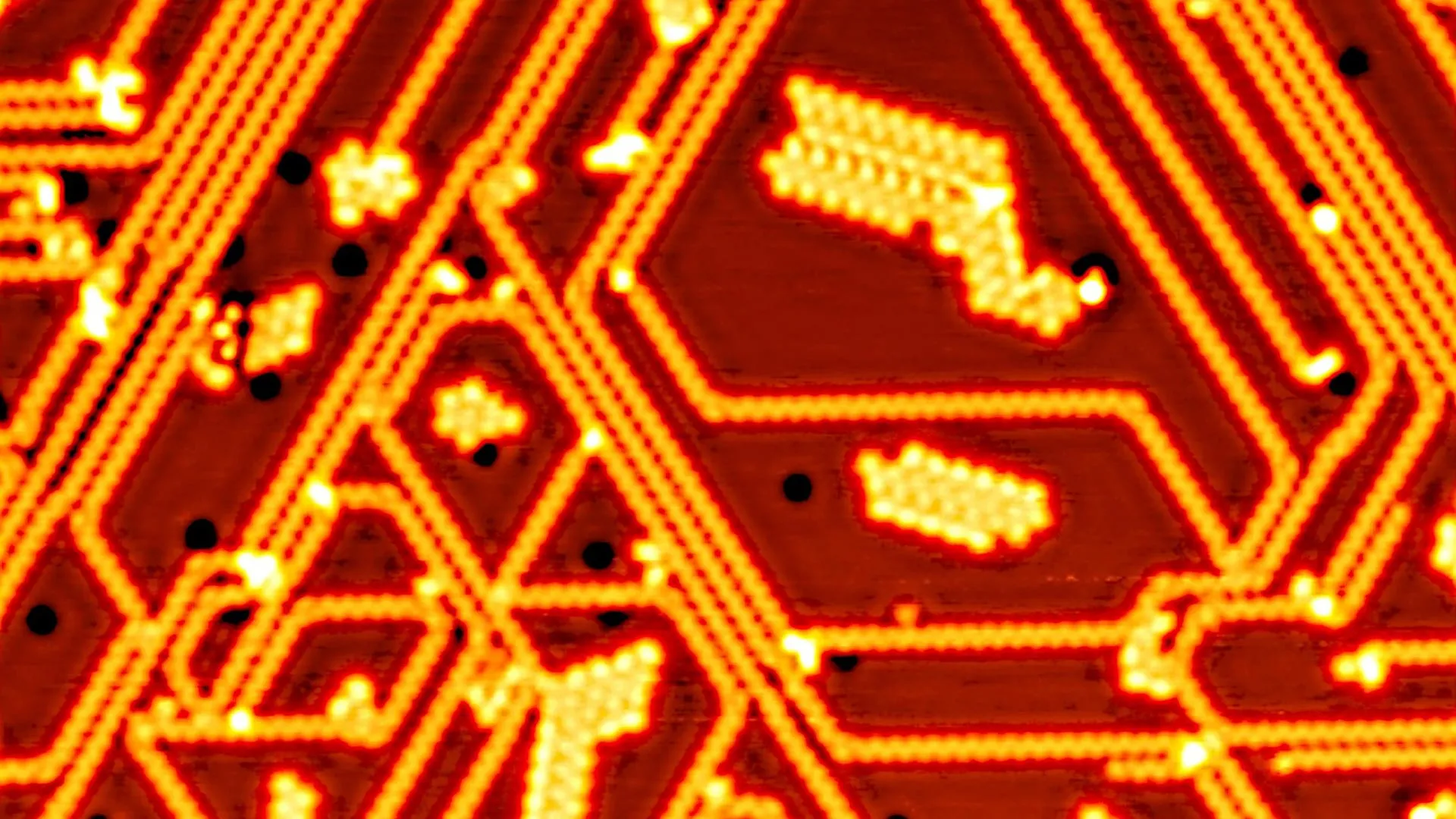 1D Electron Behavior in Phosphorus Chains